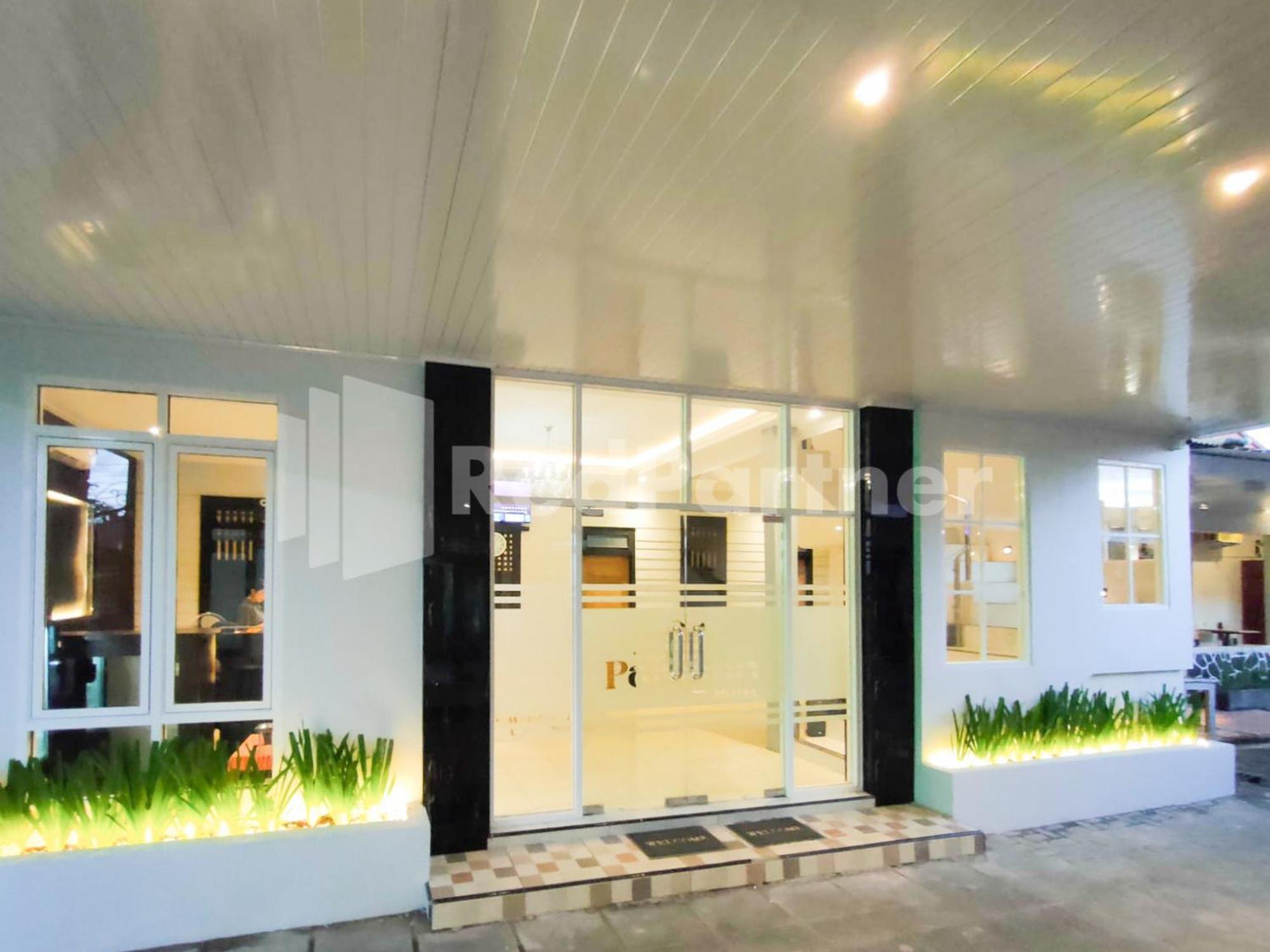 The Paragon Hotel Cilacap Redpartner Εξωτερικό φωτογραφία
